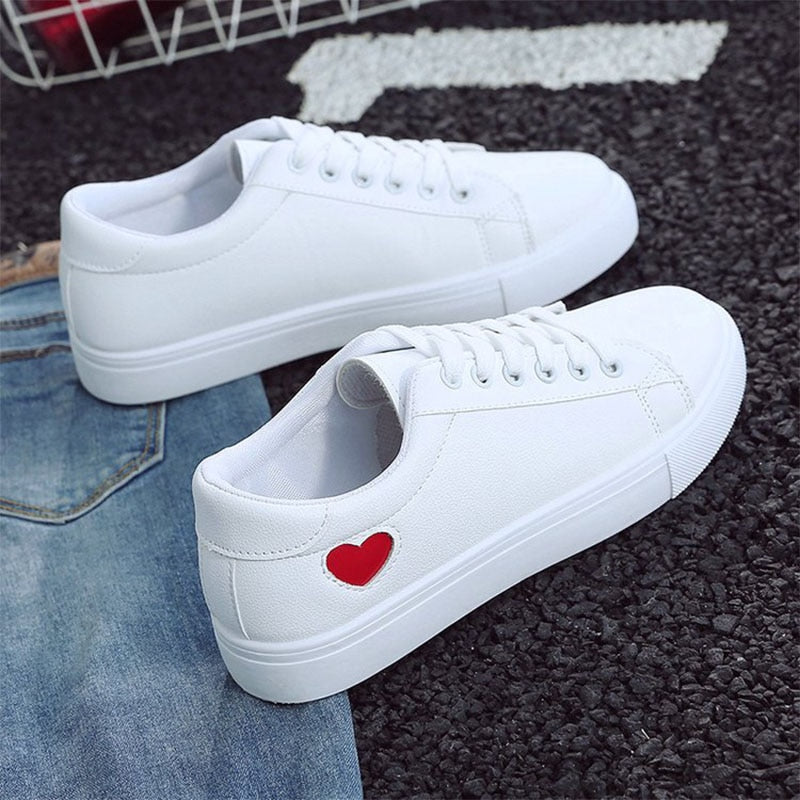 2019 Autumn Woman Shoes Fashion New Woman PU Leather Shoes Ladies Breathable Cute Heart Flats Casual Shoes White Sneakers
